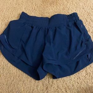 LuluLemon True Navy 2.5 inch Size 2 hotty hot shorts